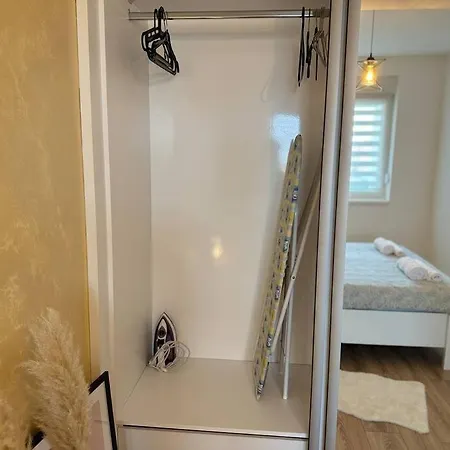 Zen Free Garage Apartman