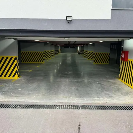 Zen Free Garage